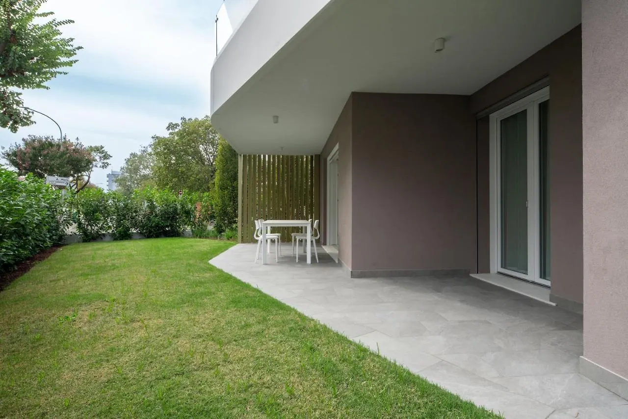 Light Palace 1 - Immobiliare Living Apartment Lido di Jesolo Italy