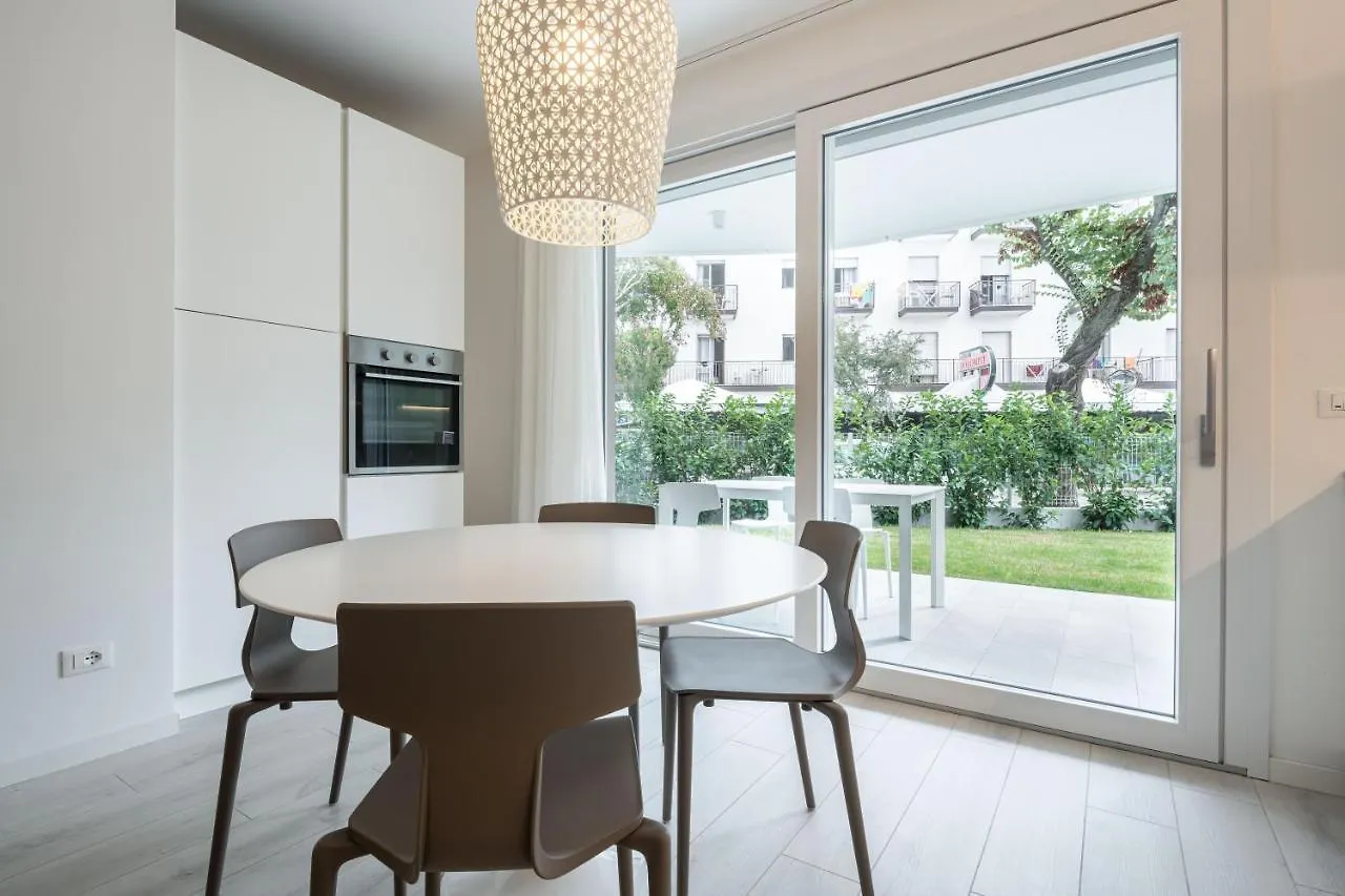 Light Palace 1 - Immobiliare Living Apartment Lido di Jesolo 0*,