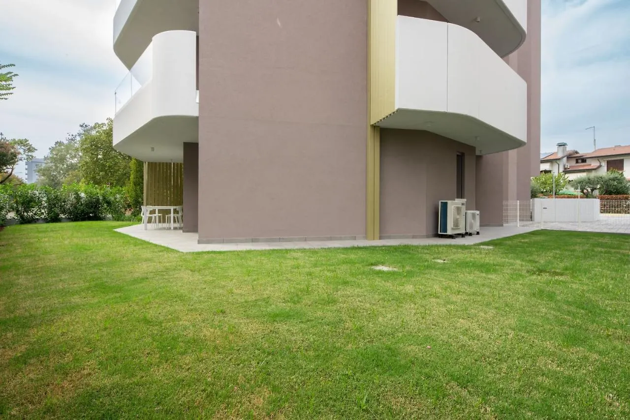 Light Palace 1 - Immobiliare Living Apartment Lido di Jesolo