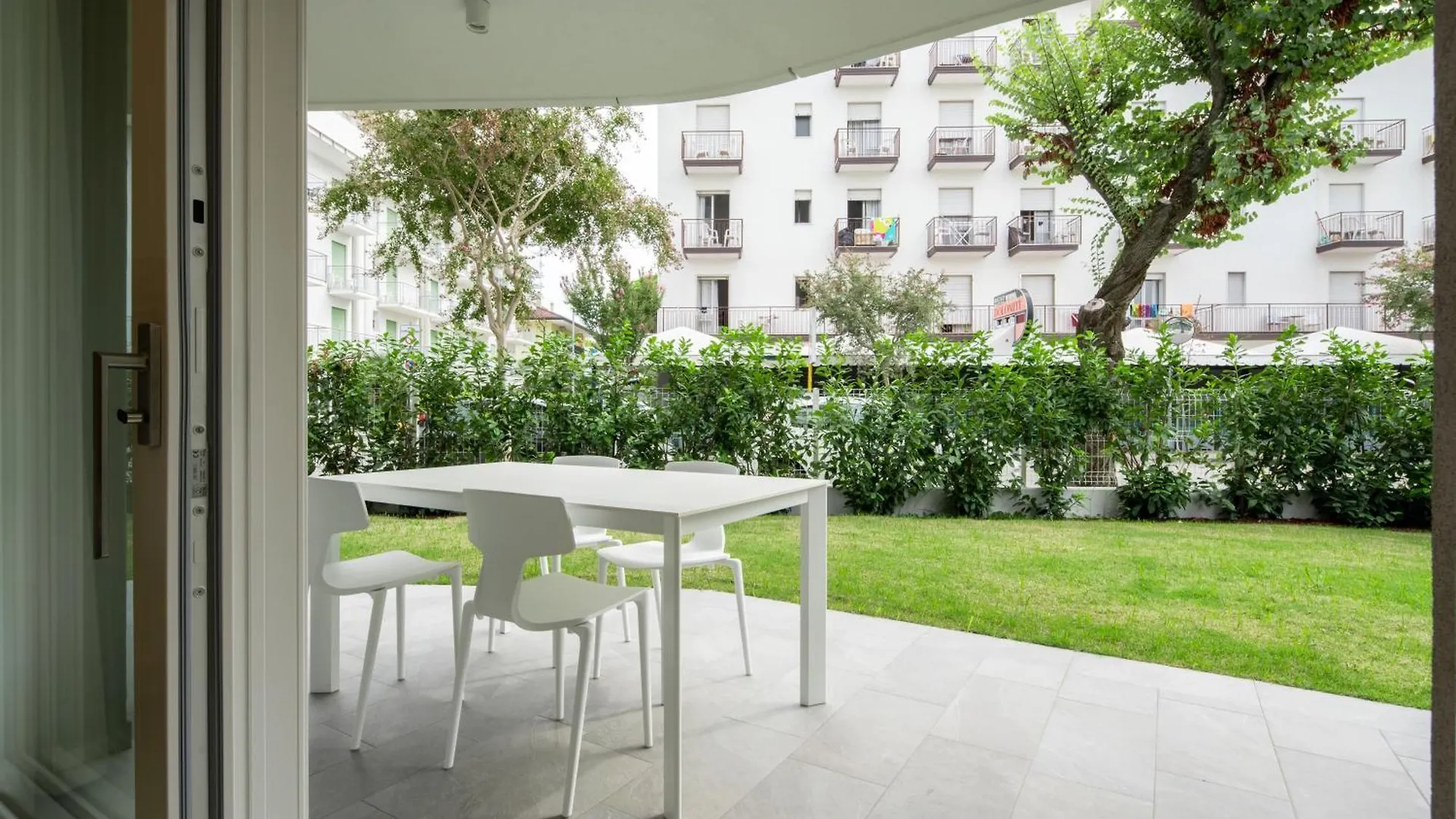 Light Palace 1 - Immobiliare Living Apartment Lido di Jesolo Italy